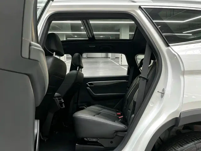 Geely Haoyue L — Фото автомобиля 8