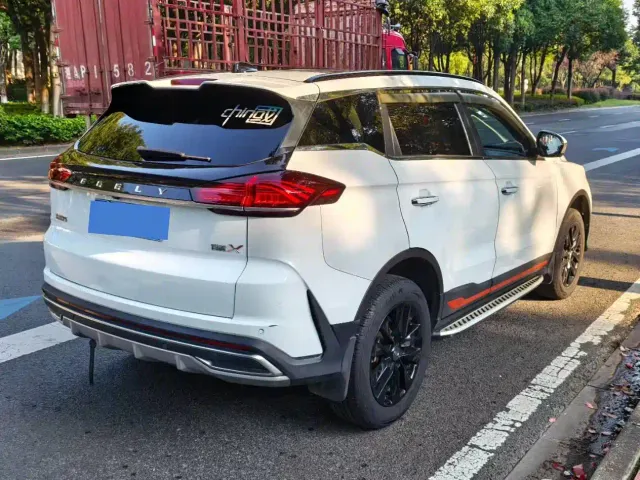 Geely Boyue — Фото автомобиля 4