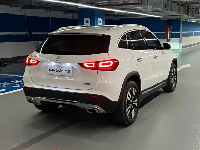 Mercedes-Benz GLA-Class — Фото автомобиля 10