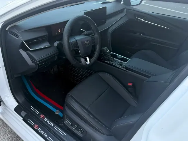 Toyota Camry — Фото автомобиля 4