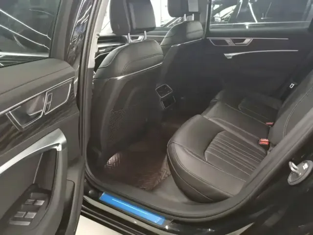 Audi A6L — Фото автомобиля 12