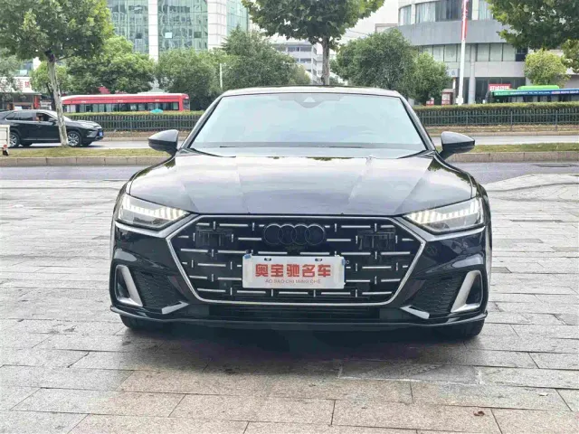 Audi A7L — Фото автомобиля 2