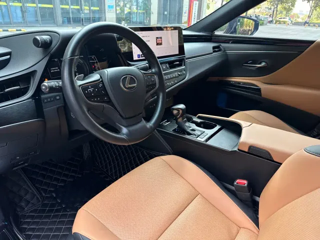 Lexus ES — Фото автомобиля 5