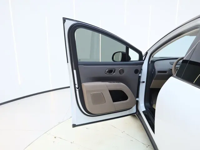 Li Auto Li i8 2025 Standard Edition — Фото автомобиля 15
