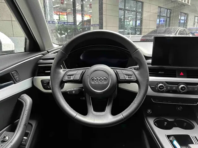 Audi A4L — Фото автомобиля 9