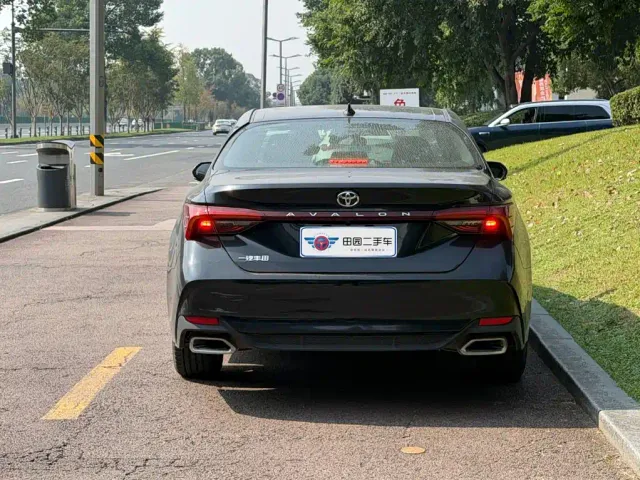 Toyota Avalon — Фото автомобиля 5