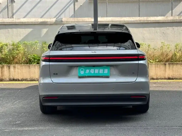 Li Auto i6 — Фото автомобиля 7
