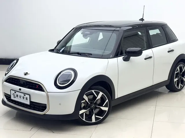 MINI Hatch — Фото автомобиля 3