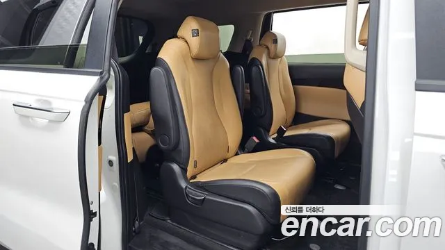 Kia Canival Carnival 4 поколение Бензин 9 мест Prestige — Фото автомобиля 11