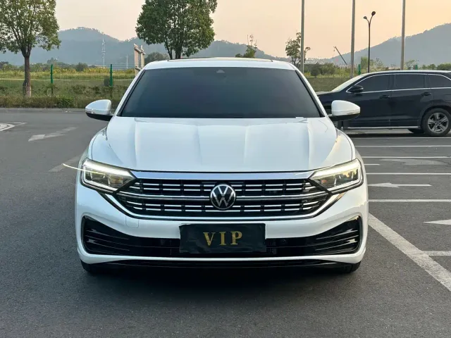 Фотография автомобиля — Volkswagen Sagitar