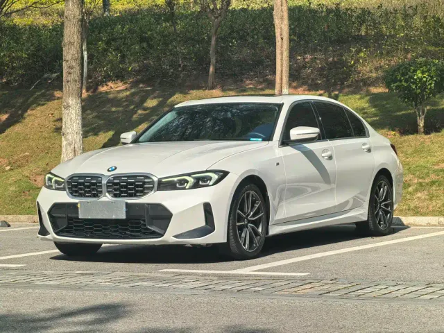 Фотография автомобиля — BMW 3 Series