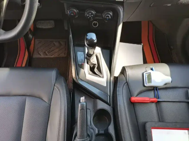 Changan CS15 — Фото автомобиля 13