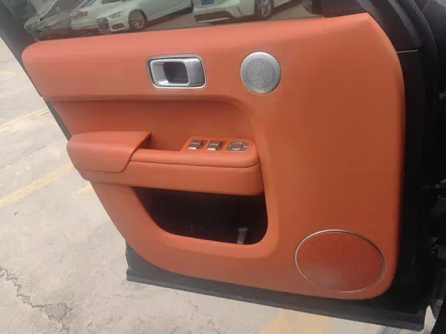Li Auto L8 — Фото автомобиля 7