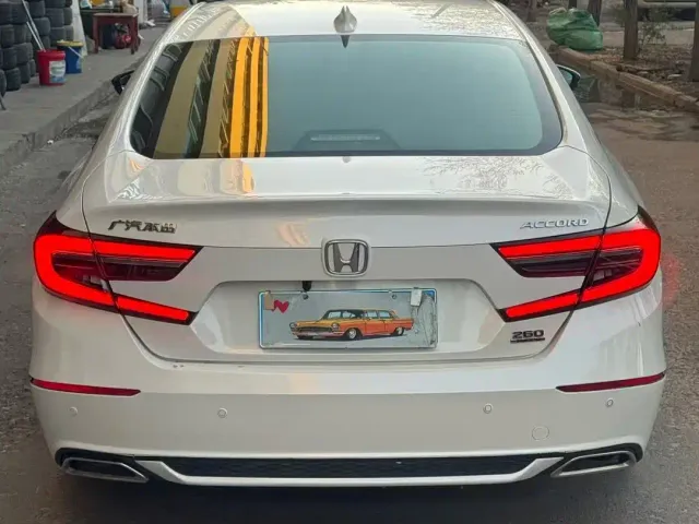 Honda Accord — Фото автомобиля 8