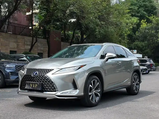 Фотография автомобиля — Lexus RX