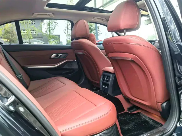 BMW 3 Series — Фото автомобиля 11