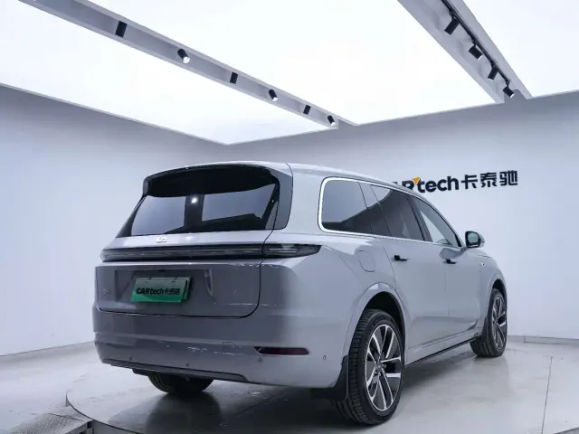 Li Auto L9 — Фото автомобиля 13