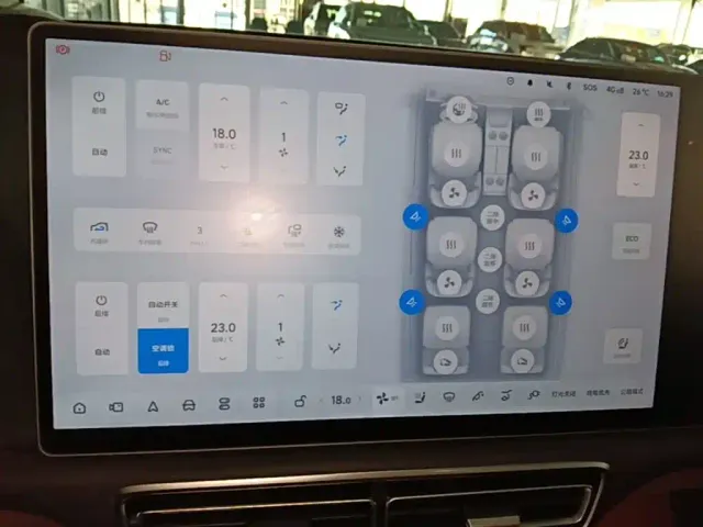 Li Auto L8 — Фото автомобиля 12