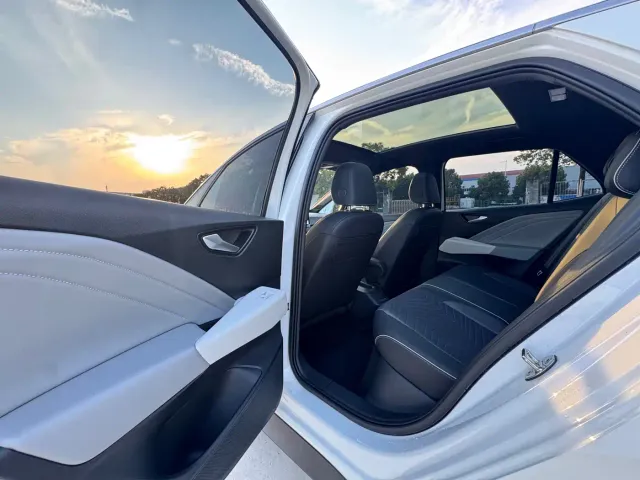 Volkswagen ID.3 — Фото автомобиля 15
