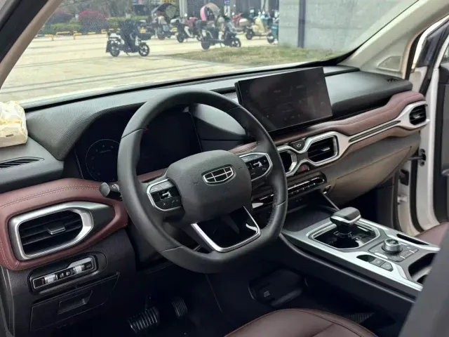 Geely Haoyue — Фото автомобиля 12