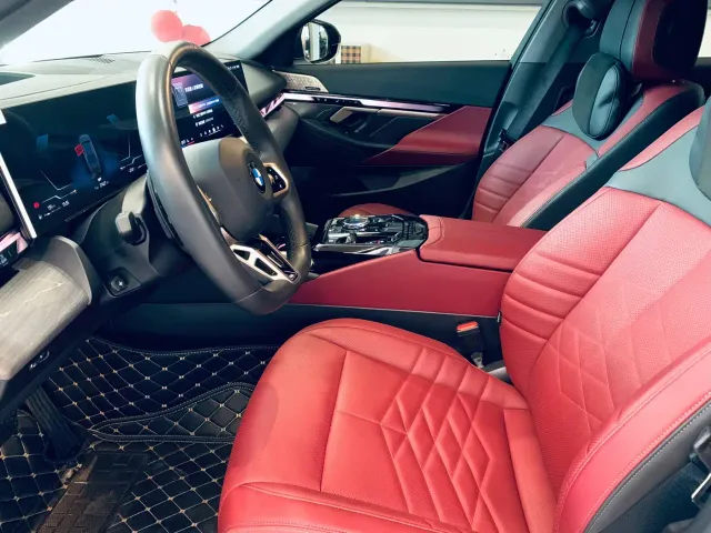 BMW 5 Series — Фото автомобиля 5
