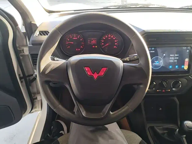 Wuling Hongguang — Фото автомобиля 10