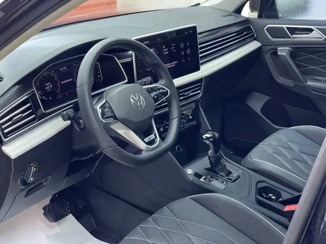 Volkswagen Tiguan L — Фото автомобиля 12