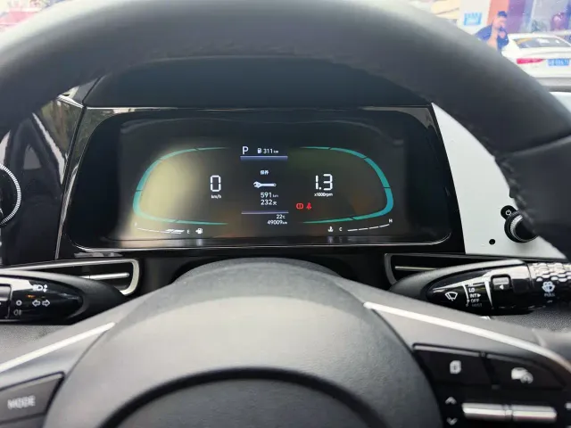 Hyundai Elantra — Фото автомобиля 25