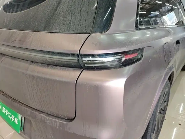 Li Auto L8 — Фото автомобиля 7