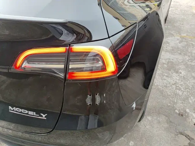 Tesla Model Y — Фото автомобиля 7