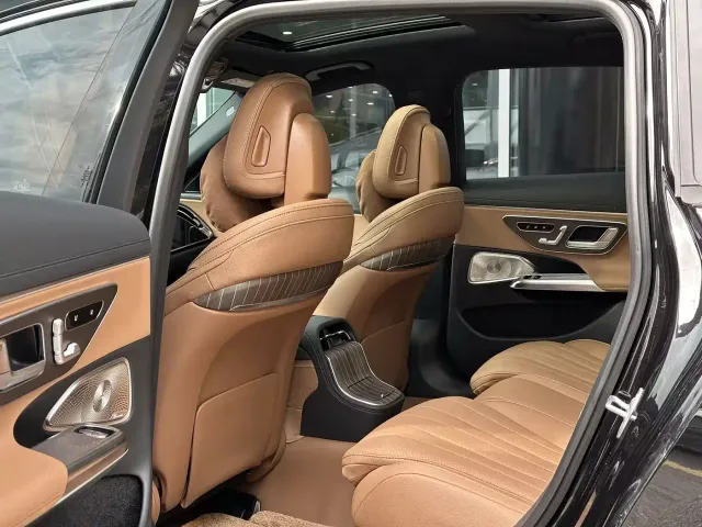 Mercedes-Benz E-Class — Фото автомобиля 11
