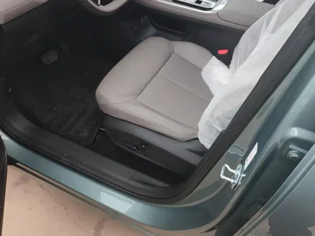 Geely Boyue L — Фото автомобиля 9