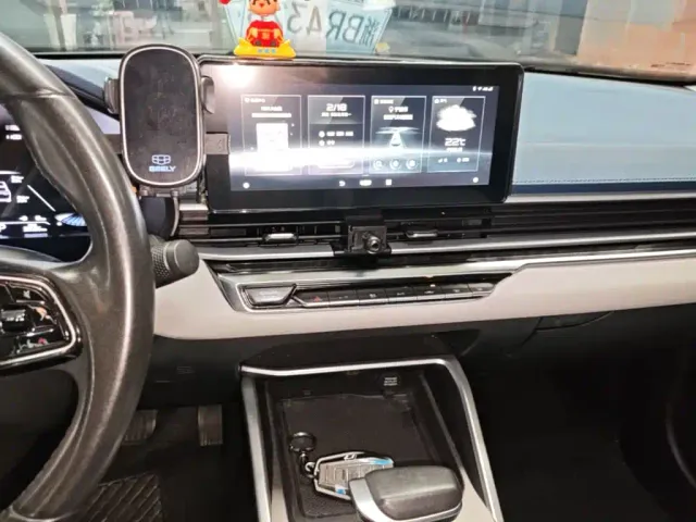 Geely Emgrand — Фото автомобиля 12