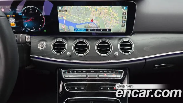 Mercedes-Benz E-Class W213 — Фото автомобиля 12