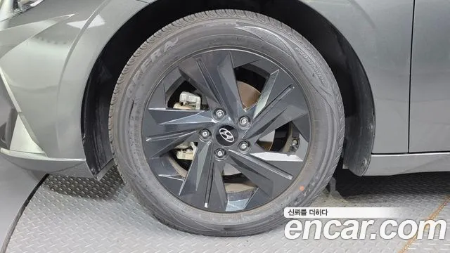 Hyundai Avante CN7 — Фото автомобиля 5
