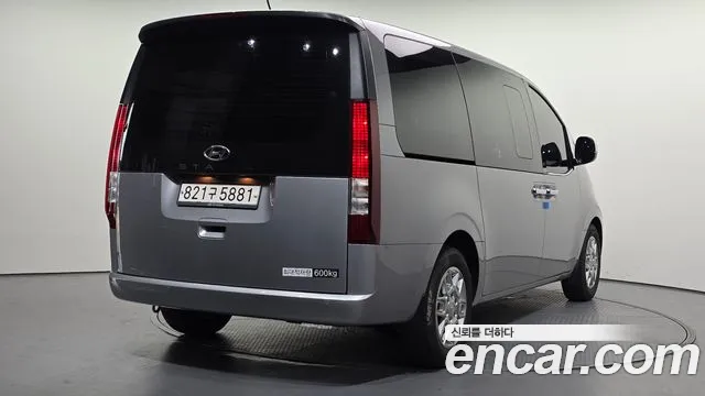 Hyundai Staria — Фото автомобиля 2