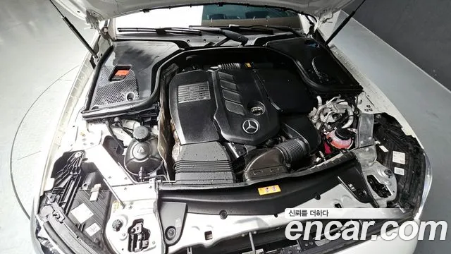 Mercedes-Benz E-Class — Фото автомобиля 6