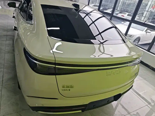 BYD Seal 07 DM-i — Фото автомобиля 5