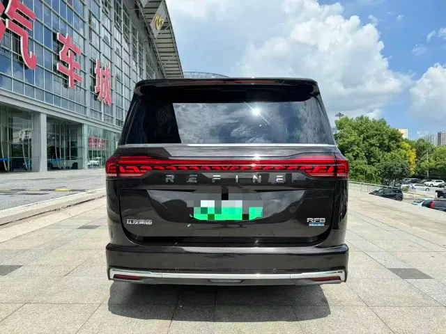 JAC Refine RF8 PHEV — Фото автомобиля 6