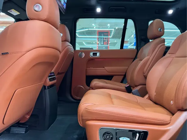 Li Auto L9 — Фото автомобиля 6