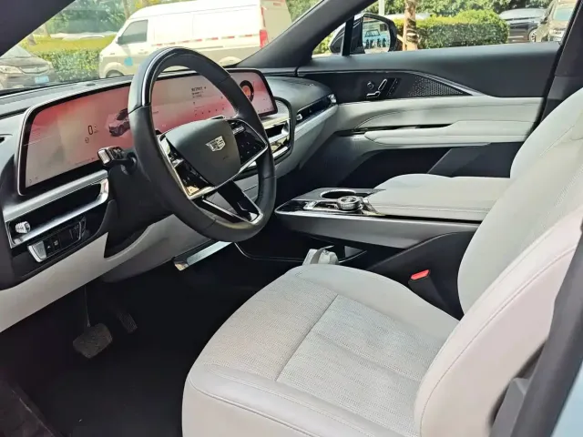 Cadillac Lyriq — Фото автомобиля 6