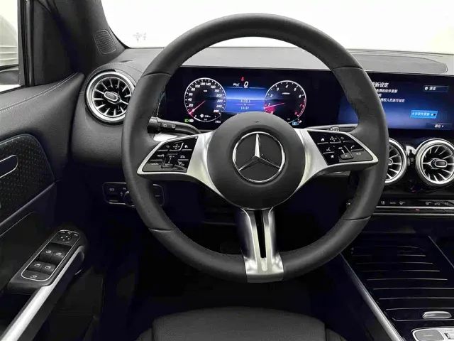 Mercedes-Benz GLB-Class — Фото автомобиля 9