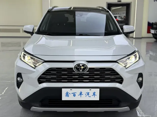 Toyota RAV4 — Фото автомобиля 2