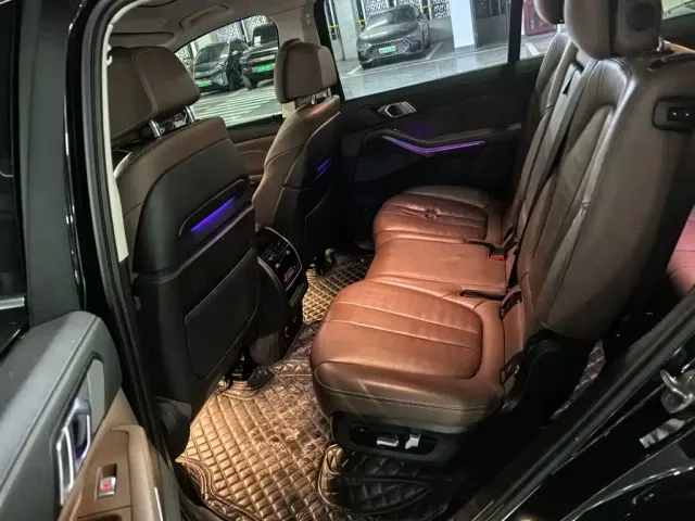 BMW X7 — Фото автомобиля 13