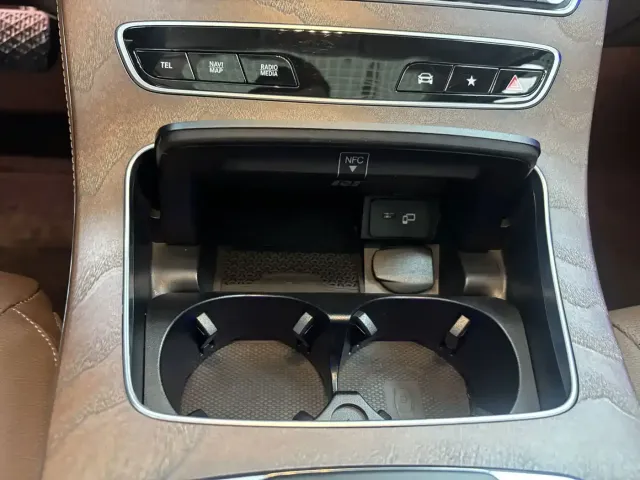 Mercedes-Benz E-Class — Фото автомобиля 17