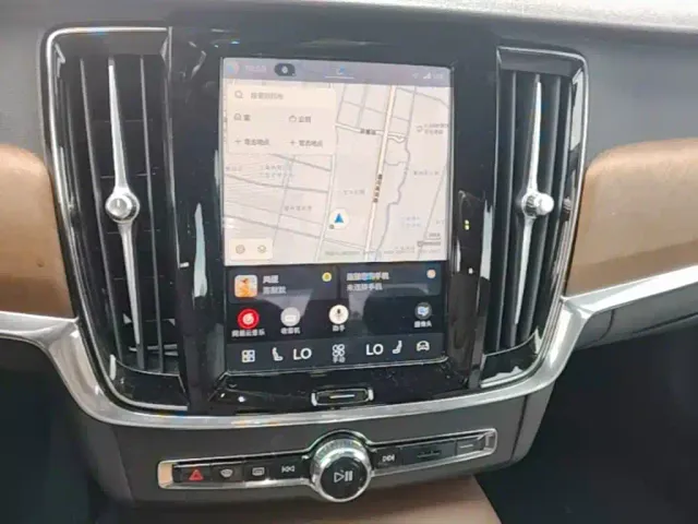 Volvo S90 — Фото автомобиля 12