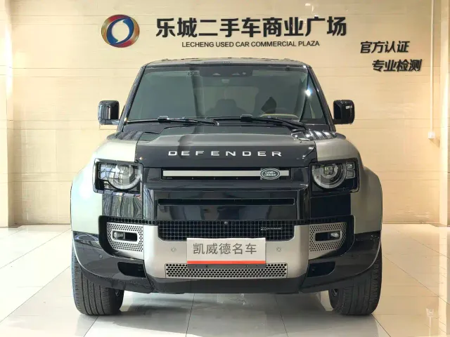 Land Rover Defender — Фото автомобиля 2