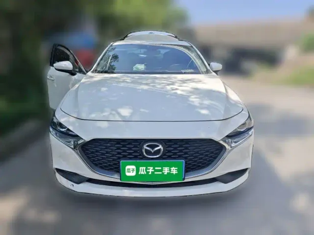 Mazda Axela — Фото автомобиля 2