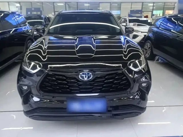 Toyota Highlander — Фото автомобиля 2