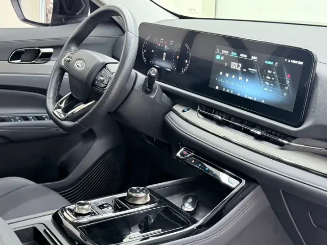 Ford Lingrui — Фото автомобиля 9